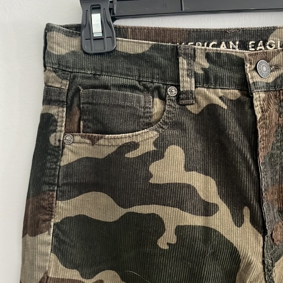 AMERICAN Eagle Camouflage Corduroy Pants - Picture 3 of 6